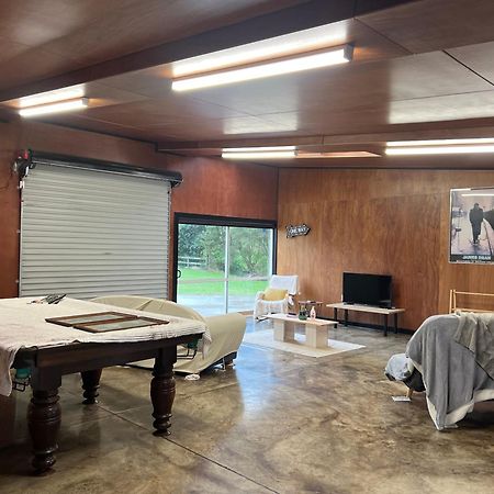 Self Contained Open Shed Space Wainui  Екстериор снимка