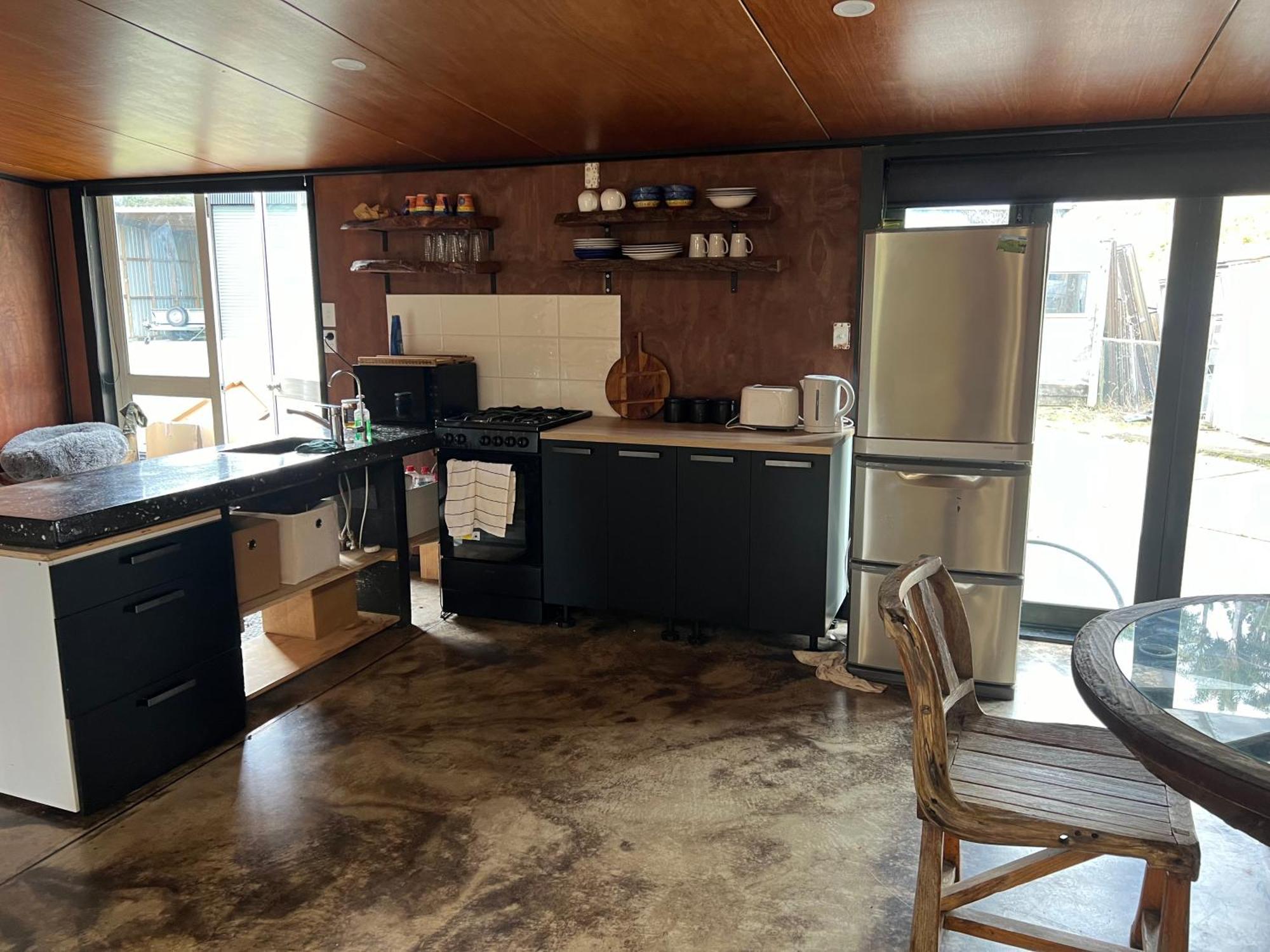 Self Contained Open Shed Space Wainui  Екстериор снимка