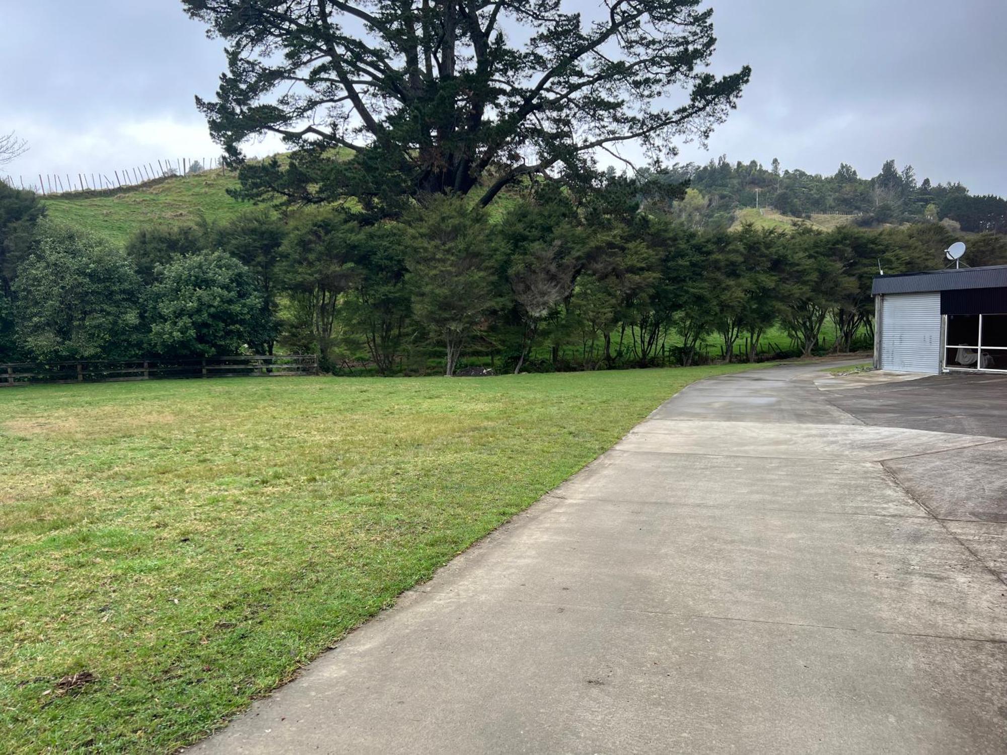 Self Contained Open Shed Space Wainui  Екстериор снимка