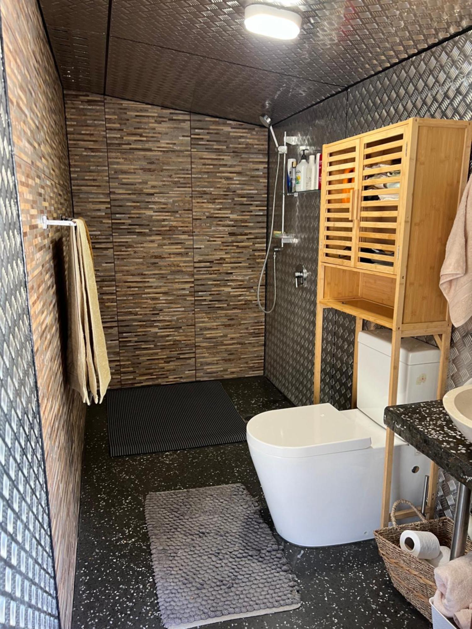 Self Contained Open Shed Space Wainui  Екстериор снимка