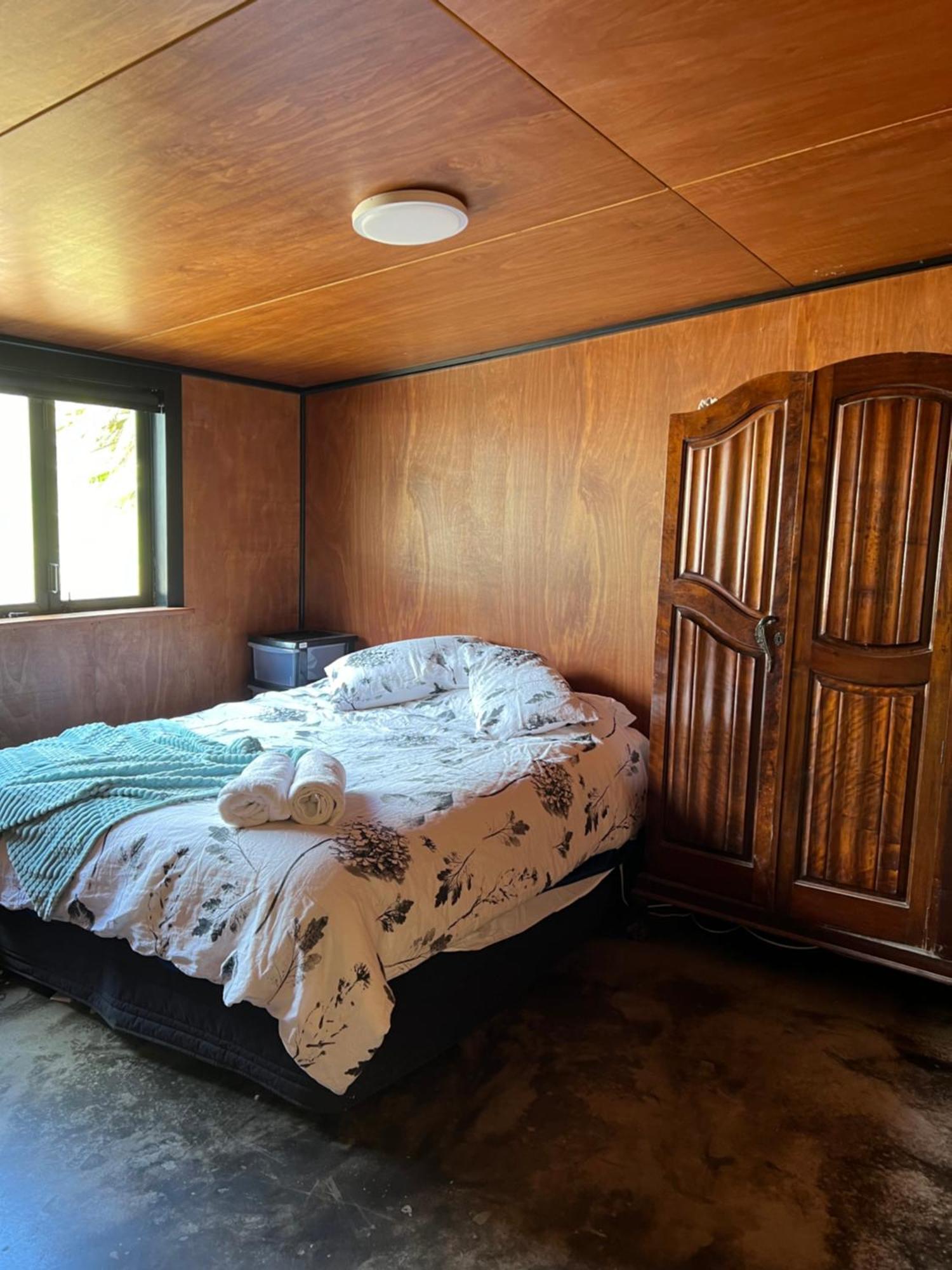 Self Contained Open Shed Space Wainui  Екстериор снимка
